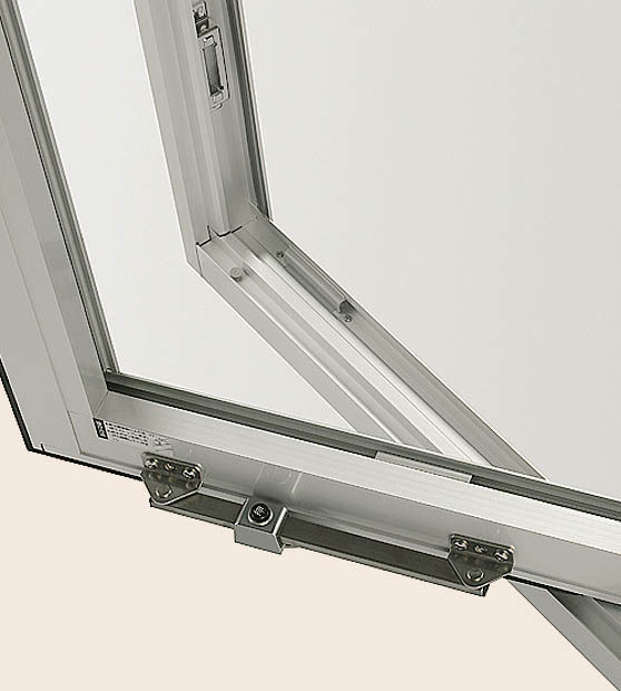 露出式開き調整器
