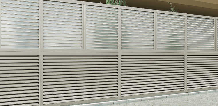 ｵﾌﾞﾘｰｸﾌｪﾝｽ_施工例_H-2357（1200-1200）上段：RA型〈採光ﾙｰﾊﾞｰﾀｲﾌﾟ〉+下段：RB型〈ｱﾙﾐﾙｰﾊﾞｰﾀｲﾌﾟ〉