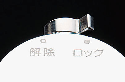 不意な湯水の吐出を防止する「ハンドルロック」付