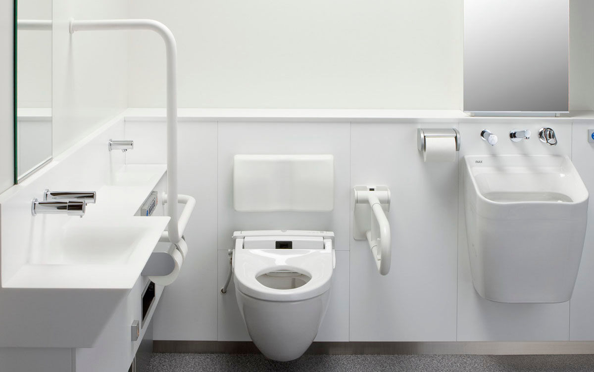多機能トイレユニット_使いやすい器具