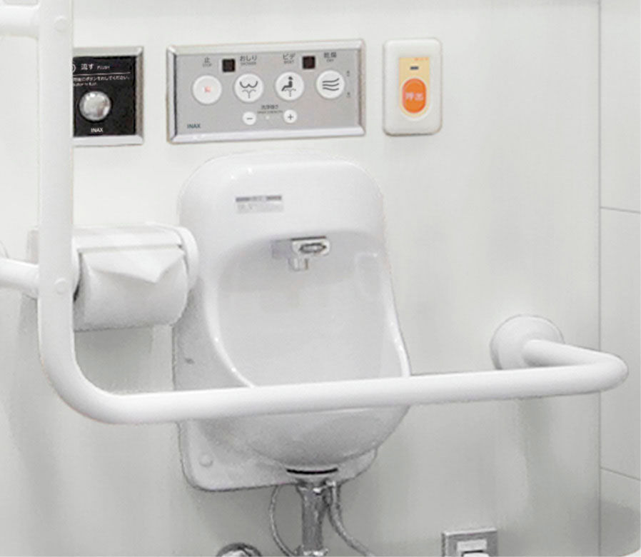 多機能トイレユニット_オストメイト対応流し付_JISに準拠した配置
