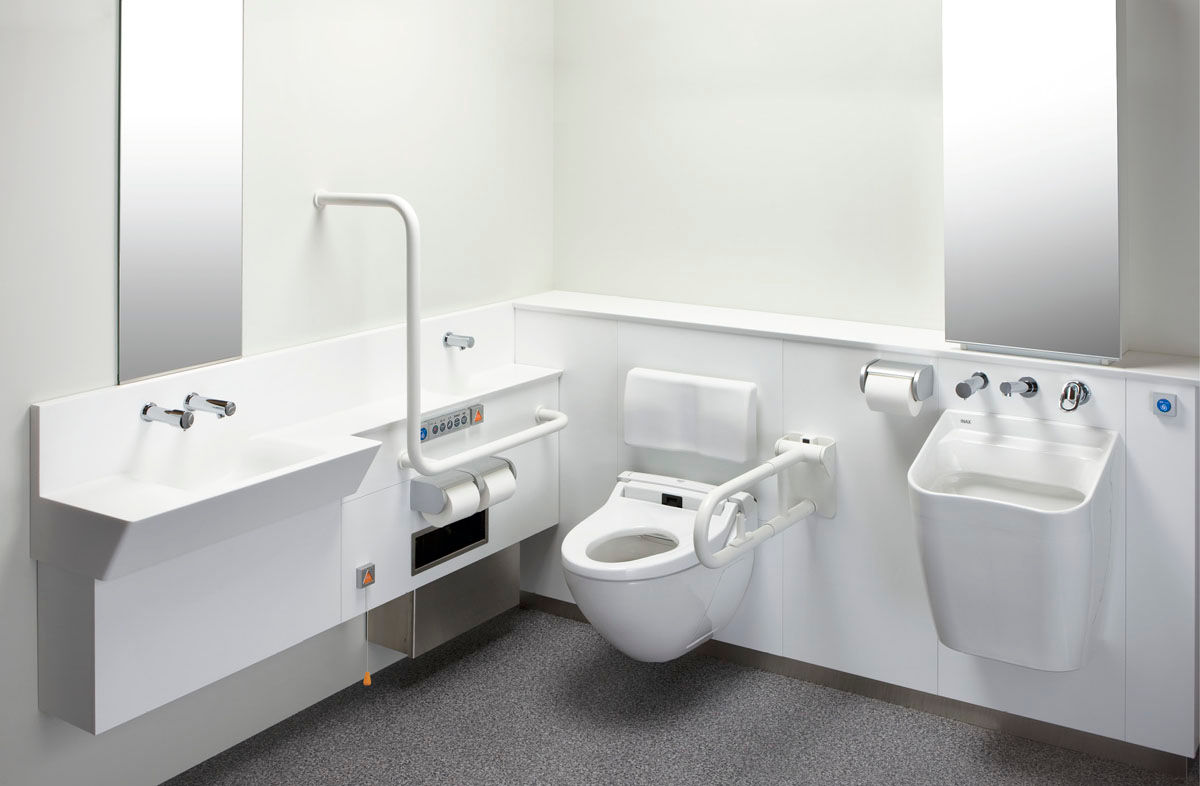 多機能トイレパック(オストメイト対応流しあり)・シャワートイレ(専用リモコンセット)