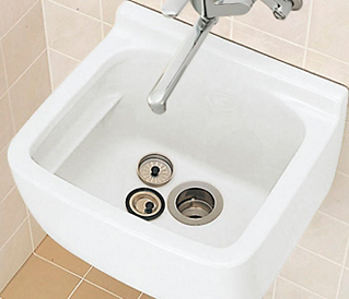 多目的流し_鉢の水ため用の排水フタと、排水の詰まりを防ぐ目皿を装備