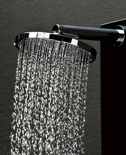 アクアネオ_3つの機能シャワーが、質の高い入浴を実現_一気に洗い流すボリュームのオーバーヘッドシャワー