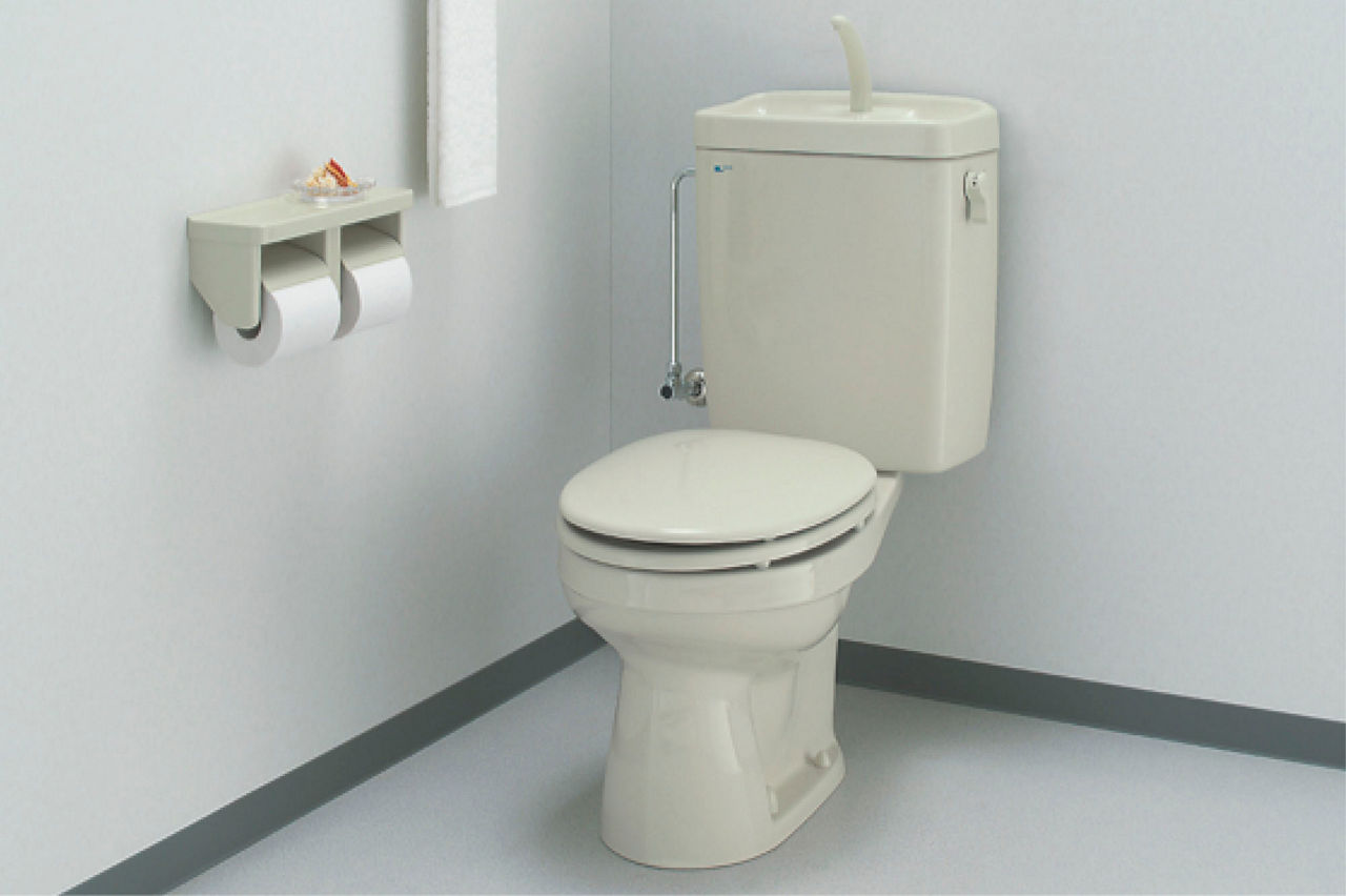 これまでのトイレを、サティス+手洗器の空間に_Before