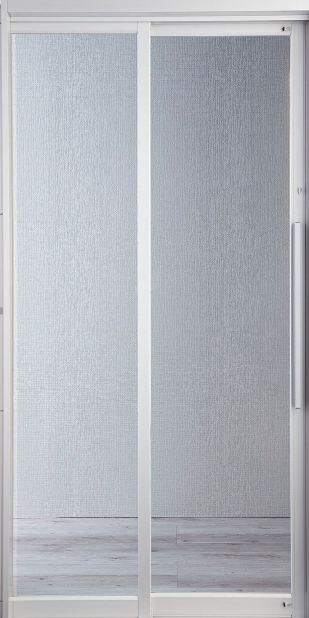 テンパー2枚引き戸「4mm段差スロープ付」(強化ガラス)(1000W×2000H)(ミラースモーク)_浴室側