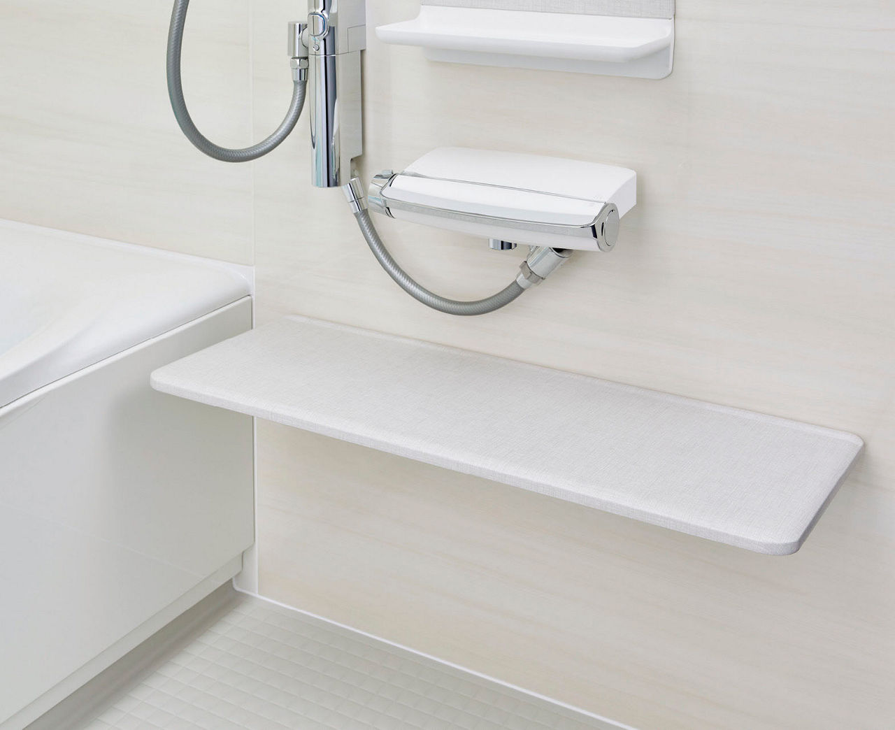 Lifestyle_Bathroom_まる洗いカウンター_カウンター使用イメージ