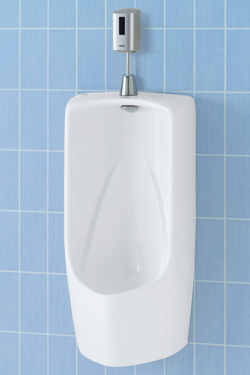 トラップ付大形壁掛ストール小便器(壁排水)