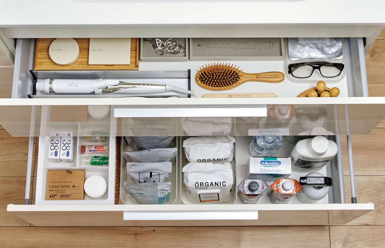 スマートトレイ付フルスライドタイプ_たっぷりしまえて、整理整頓が簡単