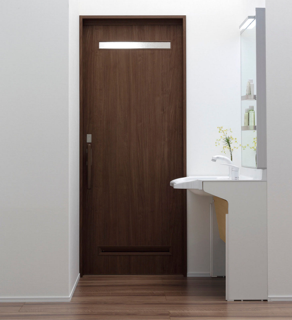 介助者も使いやすいラウンド型のカウンター形状