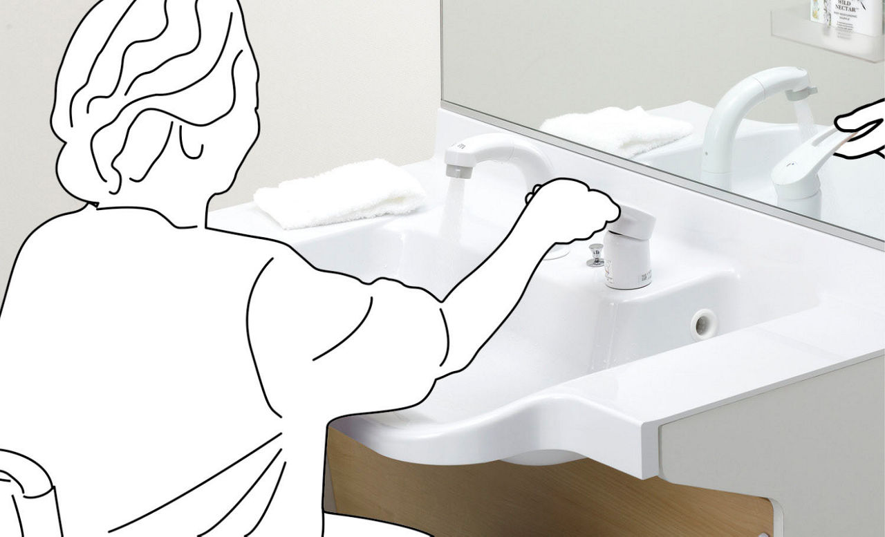 車椅子使用から立位使用まで、使いやすさに配慮