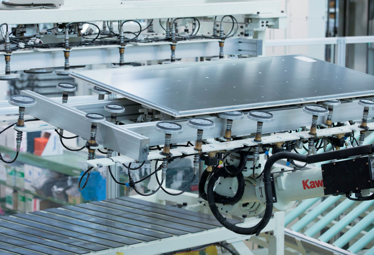 器具位置に合わせて工場で壁穴加工します