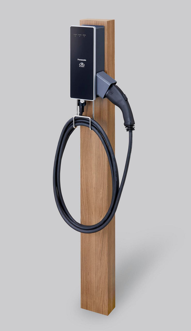 EV充電器本体6kWﾀｲﾌﾟ+ﾎﾟｰﾙｾｯﾄ85×150(ﾁｪﾘｰｳｯﾄﾞ)