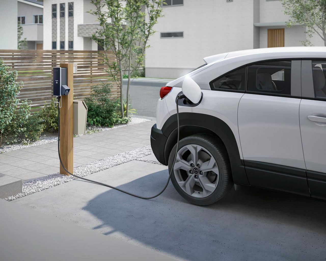 EV充電器本体6kWﾀｲﾌﾟ_ﾌﾞﾗｯｸ+ｼﾙﾊﾞｰ+ﾎﾟｰﾙｾｯﾄ85×150(ﾁｪﾘｰｳｯﾄﾞ)