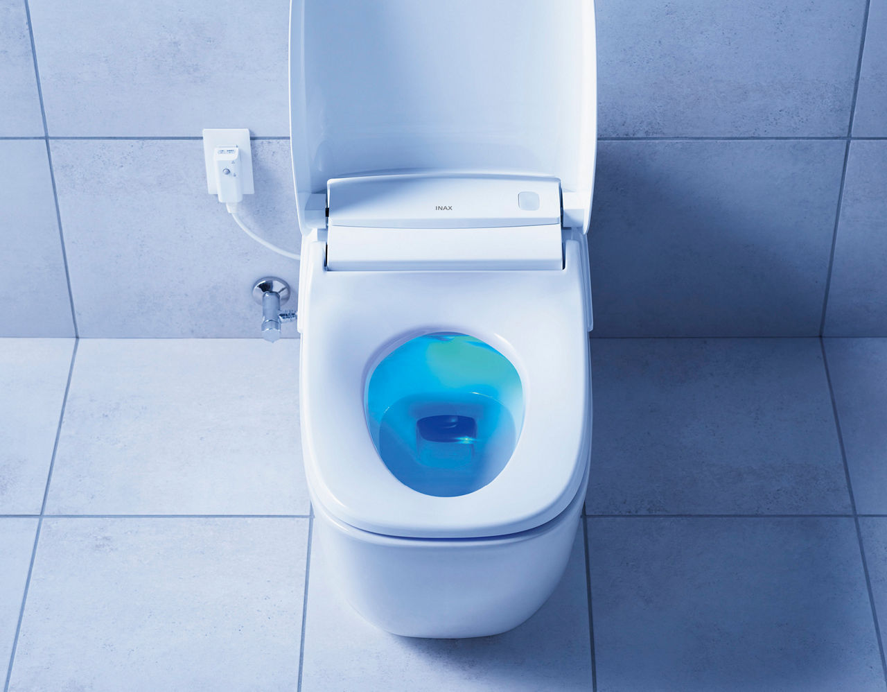 ３時間後に泡クリーンが完了し、お掃除完了後のトイレが使用できます。